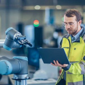 390Experto en robots industriales.jpg