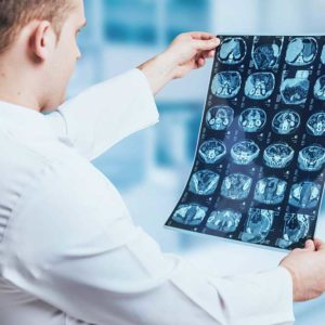549Especialista en Neurocirugia Basica.jpg