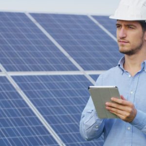 Diseno y mantenimiento de instalaciones de energia solar fotovoltaica.jpg