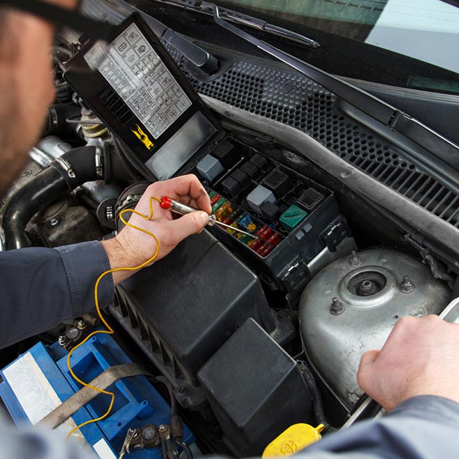 Tecnico en Electricidad y Electronica del Automovil. Sistemas de Encendido. Inyeccion.jpg