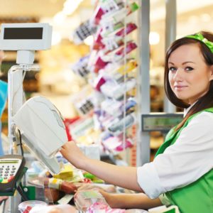 cajero supermercado scaled 1.jpg