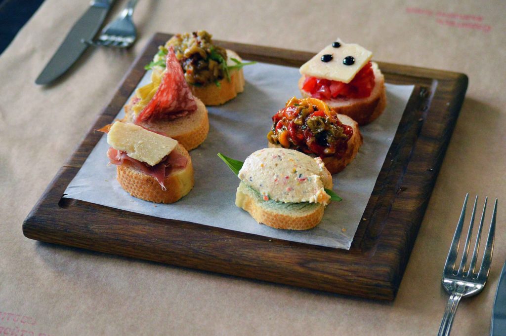 decoracion platos scaled 1.jpg