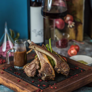 kebab cordero salsa teriyaki vino.jpg
