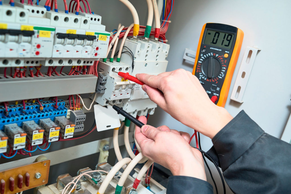 mantenimiento electricista.jpg