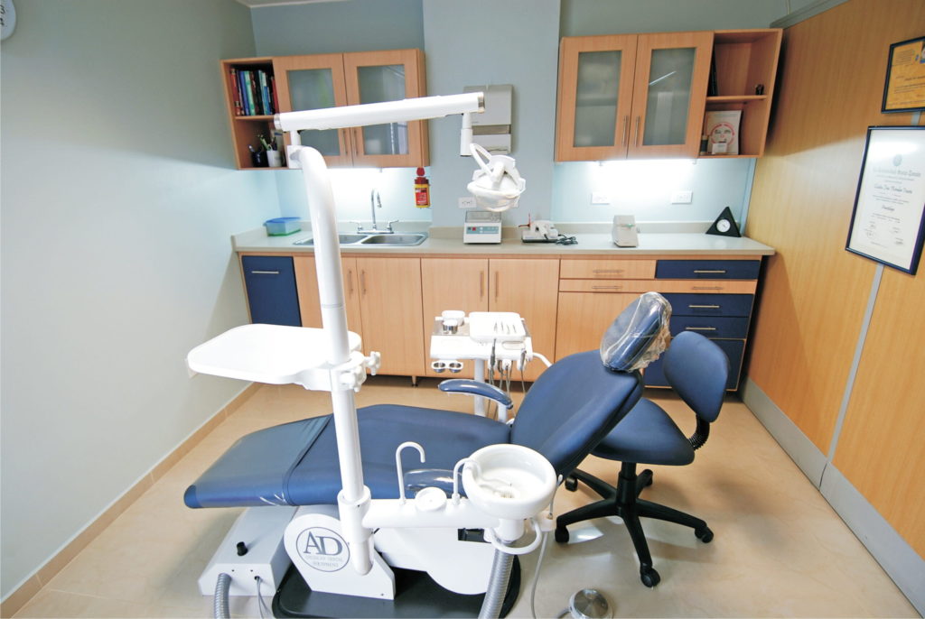 recepcion clinica dental scaled 1.jpg