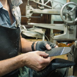 reparacion calzado scaled 1.jpg