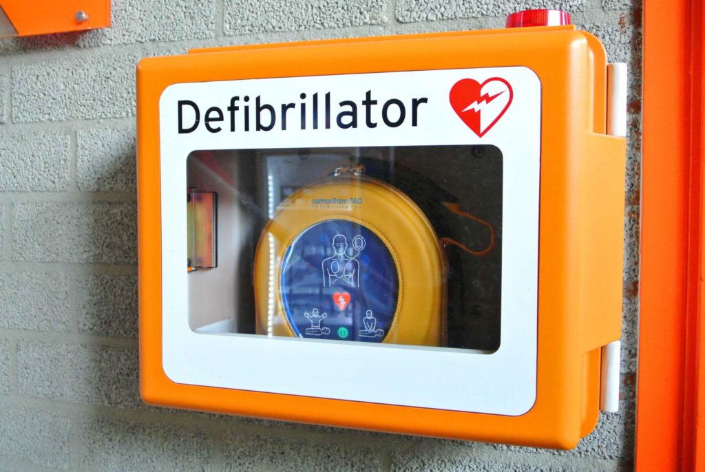 soporte desfibrilador scaled 1.jpg