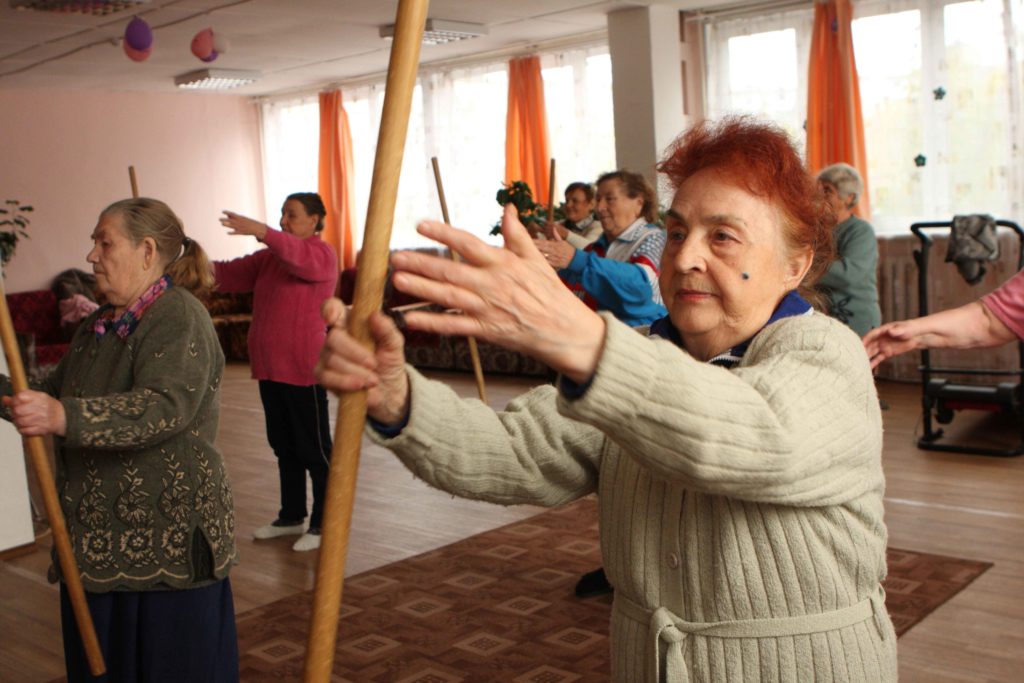 terapia fisica ancianos.jpg